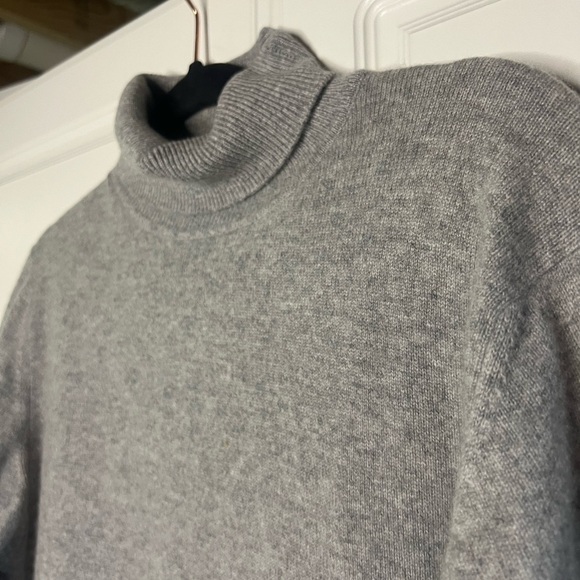 Charter Club 100% Cashmere Turtleneck Sweater - Picture 5 of 9